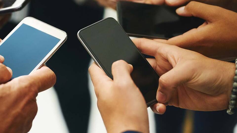 11 firmaya yenilenmiş cep telefonu satış yetkisi