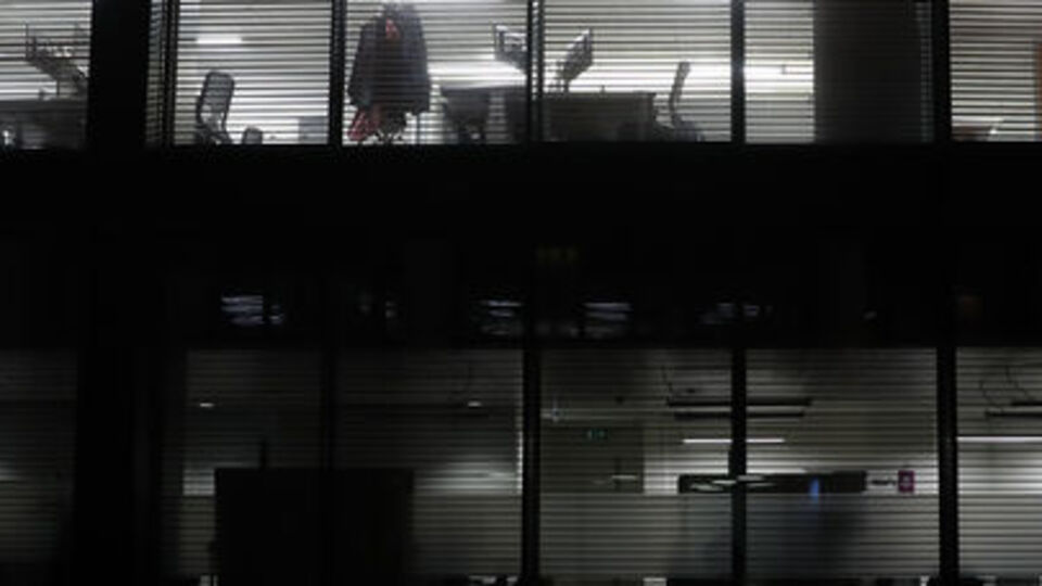 Belçika'da yöneticilerin mesai dışı aramasına yasak