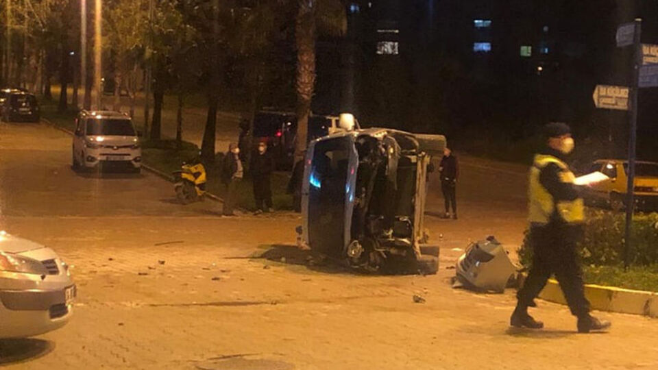 Alanya'da iki araç çarpıştı: 4 yaralı