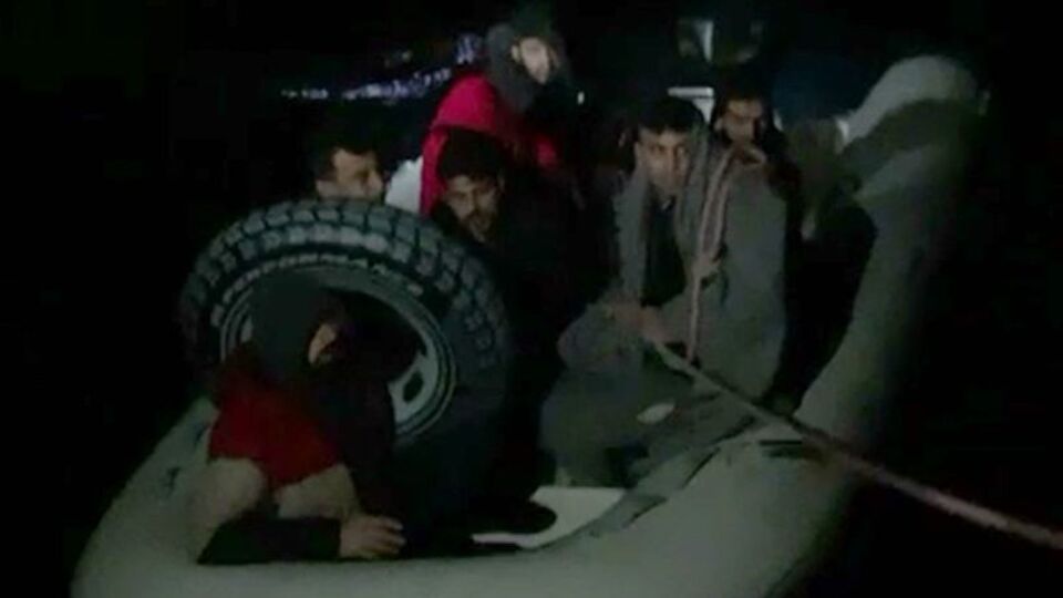 Yunanistan 8 göçmeni ölüme itti!