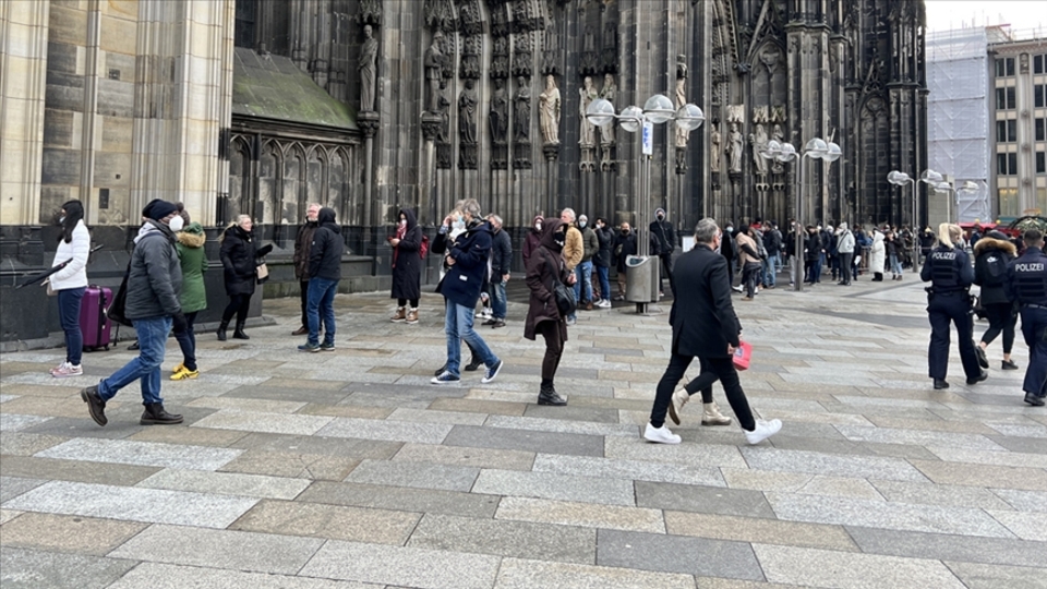 Almanya'da Kovid-19 tedbirlerine ek ilaveler getirildi