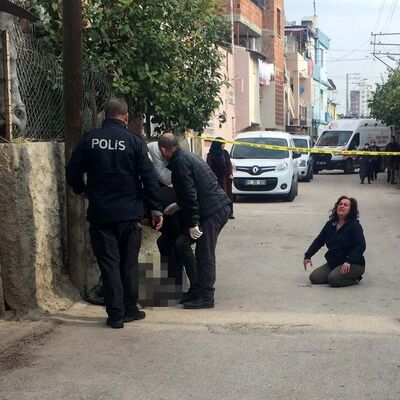 Korkunç ölüm! Arkadaşları sürükleyerek sokağa atmış!