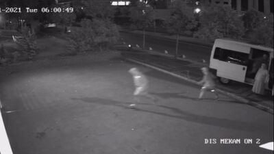 O anlar kamerada! Erkekler çaldı! Kadınlar yükledi!