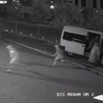 O anlar kamerada! Erkekler çaldı! Kadınlar yükledi!