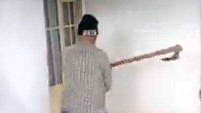 Hayvansever emekli polise baltalı saldırı