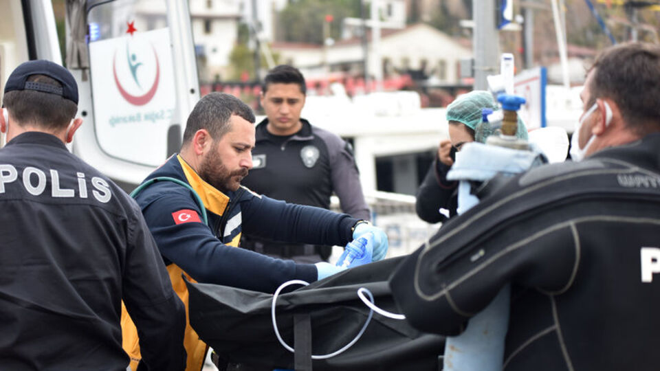 Denizde kalbi duran Rus turist, masajla hayata döndü