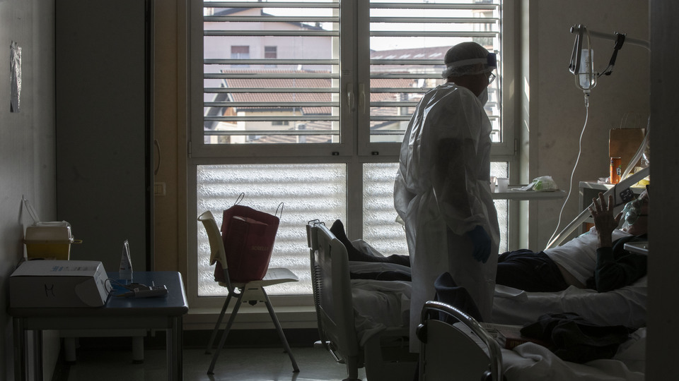 ABD'de COVID-19'dan kaybı 837 bini geçti