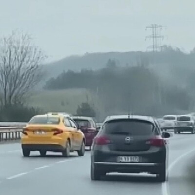 Trafikte dehşet! Bu da makasçı taksici
