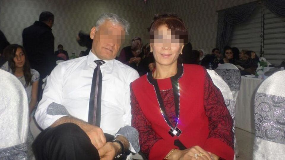 Dövüp bıçaklayan kocaya linç!