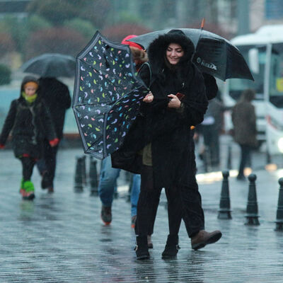 Sağanak ve kar yağışı etkili oluyor