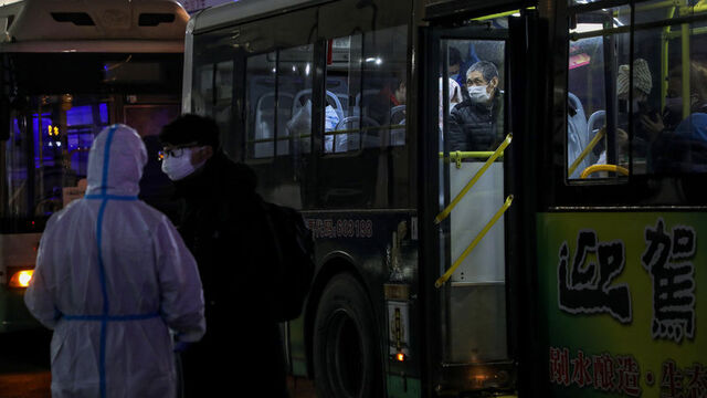 Çin'de COVID-19'a karşı 'para ödüllü' önlem