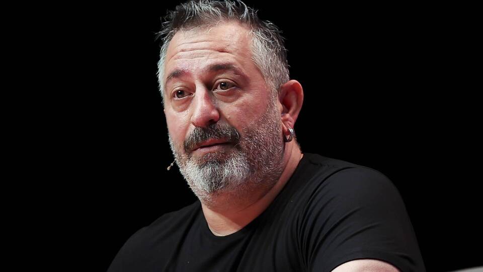 Cem Yılmaz'dan hayranına büyük jest!