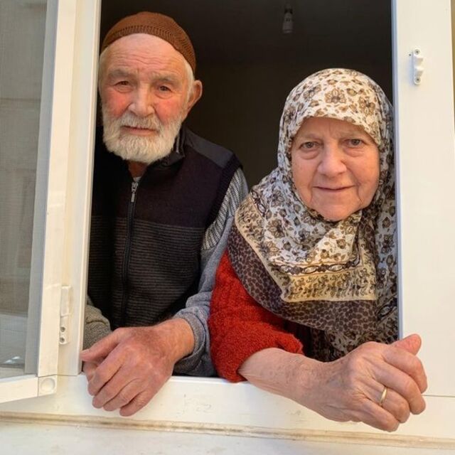 67 yıllık çift bir gün arayla korona kurbanı