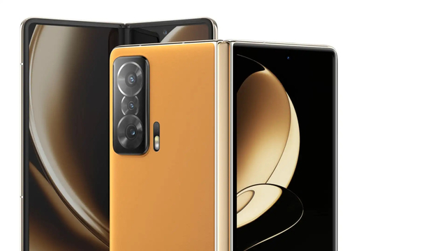 Katlanabilir ilk telefonunu tanıttı