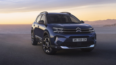 C5 Aircross'a yeni yıl makyajı!