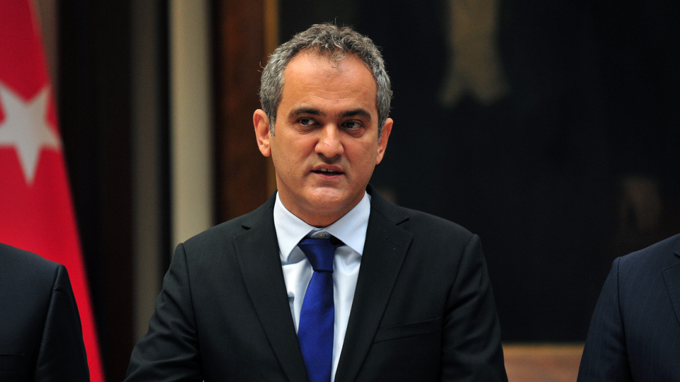 Bakan Özer'den 15 bin öğretmen atamasıyla ilgili dikkat çeken açıklama