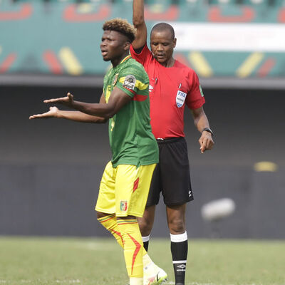 Tunus - Mali maçında akıl almaz olay