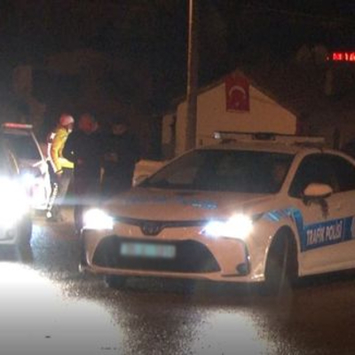 Polis aracını çalıp kaçtı, 1 polisi levye ile yaraladı