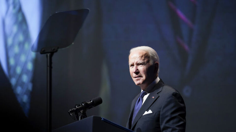 Biden'a halk desteğindeki düşüş sürüyor