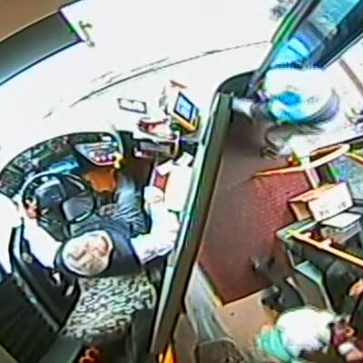 İstanbulkart'ı yetersiz kalınca yangın tüpünü çaldı!