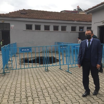 Okul bahçesinde faciadan dönüldü!