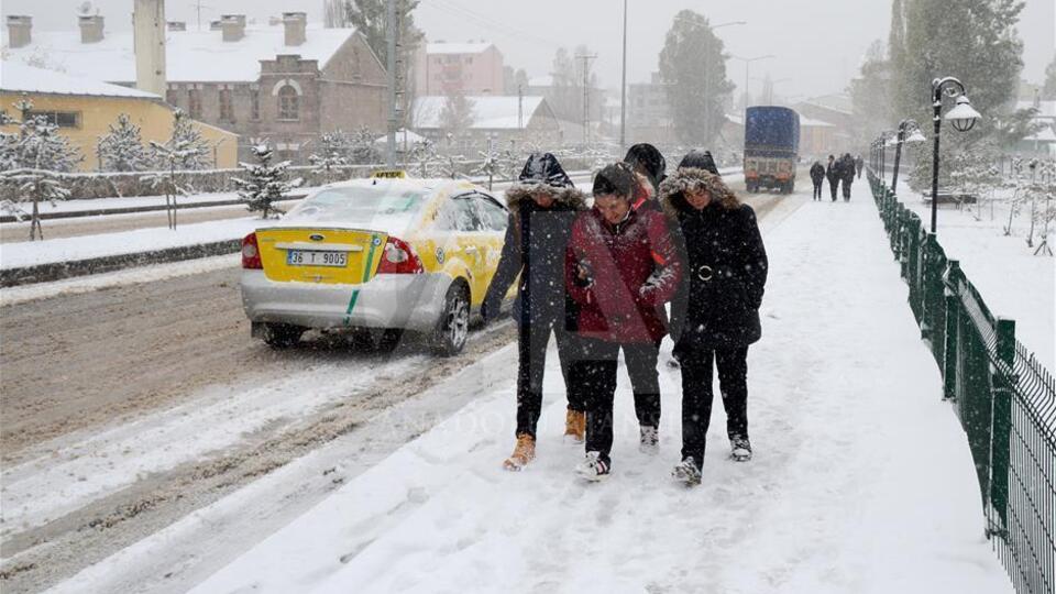 Kars'ta okullar tatil edildi