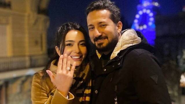 Ünlü şarkıcı 2. kez evleniyor!