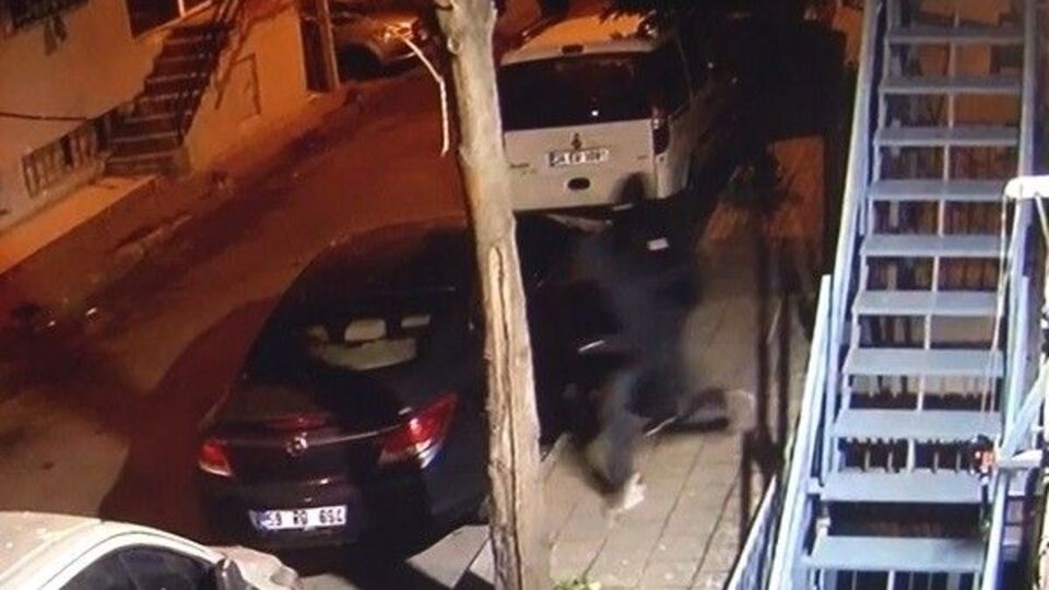 Hırsız evdeydi! 3 çocuk annesi uyandı!