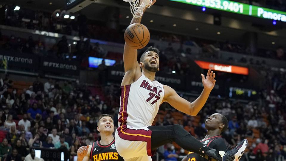 Miami Heat, Ömer Faruk'la kazandı