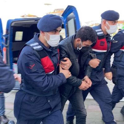 İki kardeşe dehşeti yaşattılar! Çaldıkları telefon yakalattı!