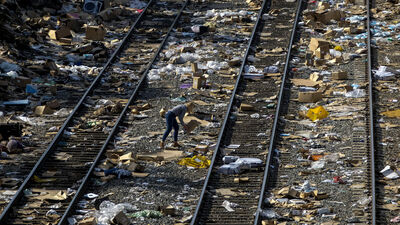Los Angeles'ta yük trenleri yağmalandı