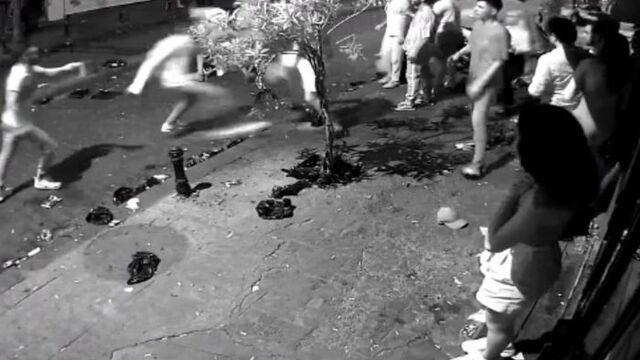 Kırık şişe ile kendilerini uyaran 3 kişi yaraladılar
