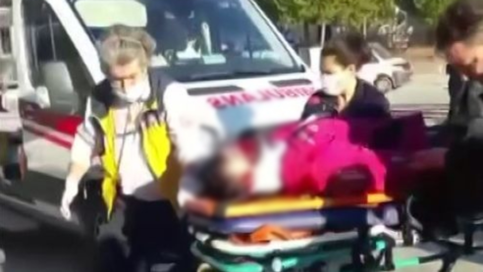 Minibüsle çarpışan motosikletli kurye kurtarılamadı