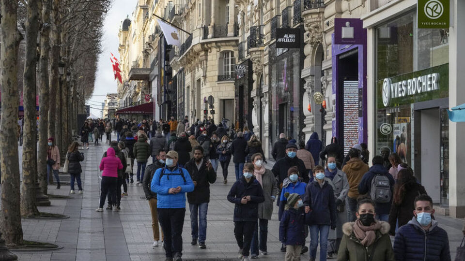 Fransa'da aşı kartı yasası kabul edildi