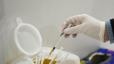 İtalya'da sahte aşı işlemi: Hemşire tutuklandı