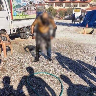 Zabıtalara sinirlendi kendini ateşe verdi