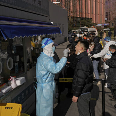 Pekin Omicron vakasının kaynağını arıyor