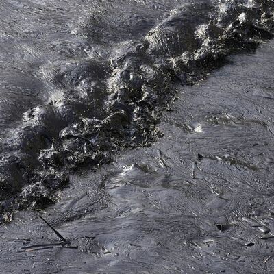 Peru sahilleri siyaha büründü!