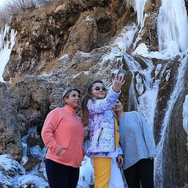 Buz sarkıtları 3 metreyi buldu! Turistlerin radarında