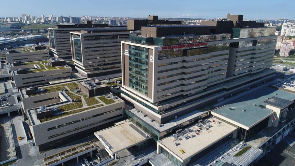 Başakşehir'de hamile hemşireye uçan tekmeli saldırı!