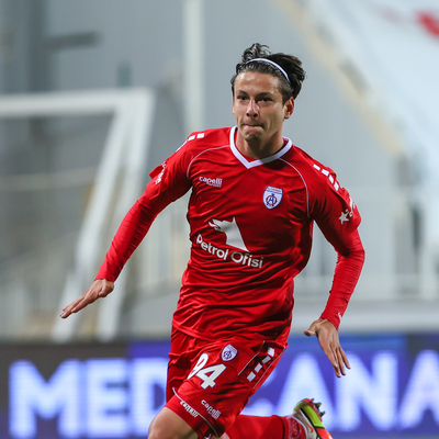 Enis Destan bombası!