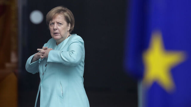 Angela Merkel'e sürpriz iş teklifi