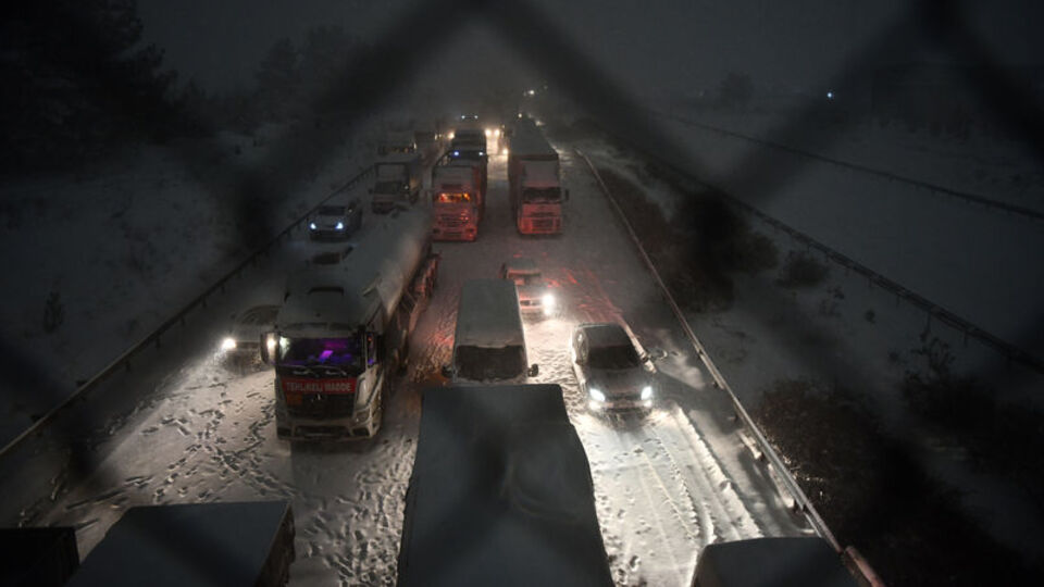 Yoğun kar nedeniyle TAG kapandı! 2 bin kişi kurtarıldı