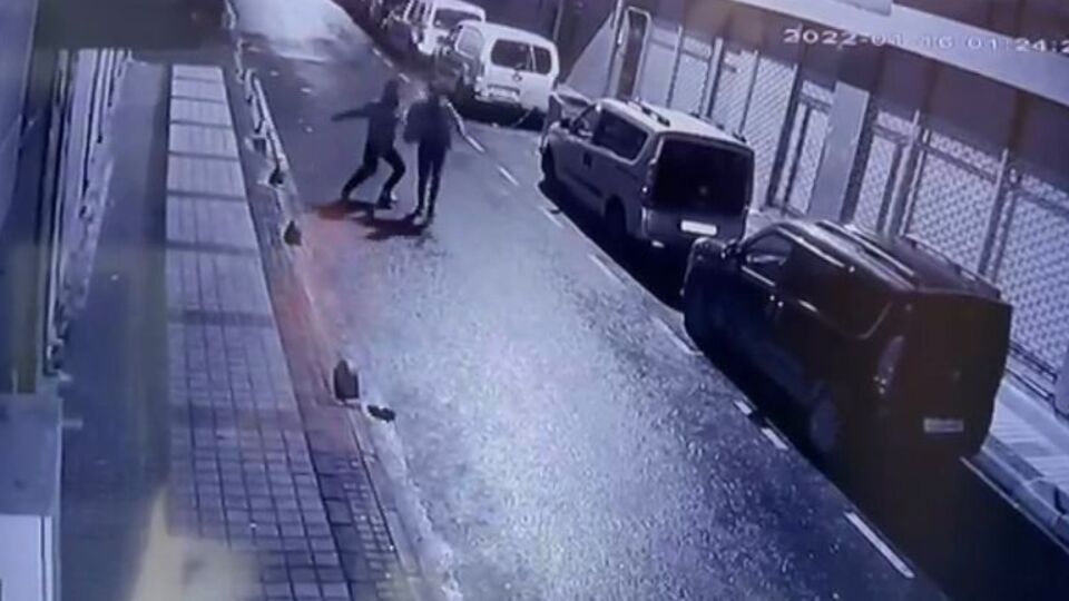 'Öldürmeye teşebbüs' sayıldı! O anlar kamerada! Yumruk değil dehşet!