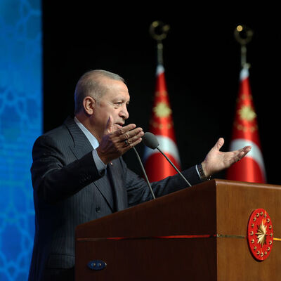 Cumhurbaşkanı Erdoğan açıkladı! Muhtar maaşlarına asgari ücret düzenlemesi