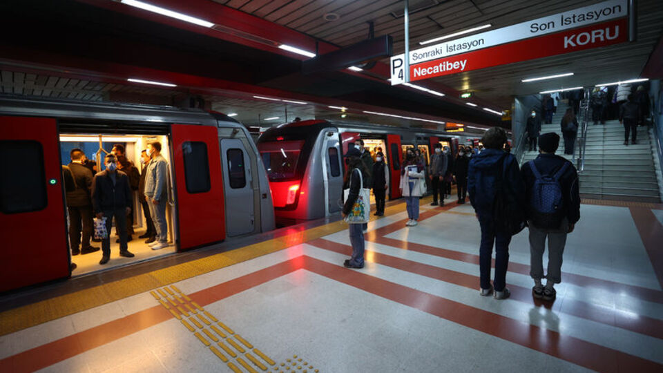 Ankara Metrosu'nda klasik müzik sesleri