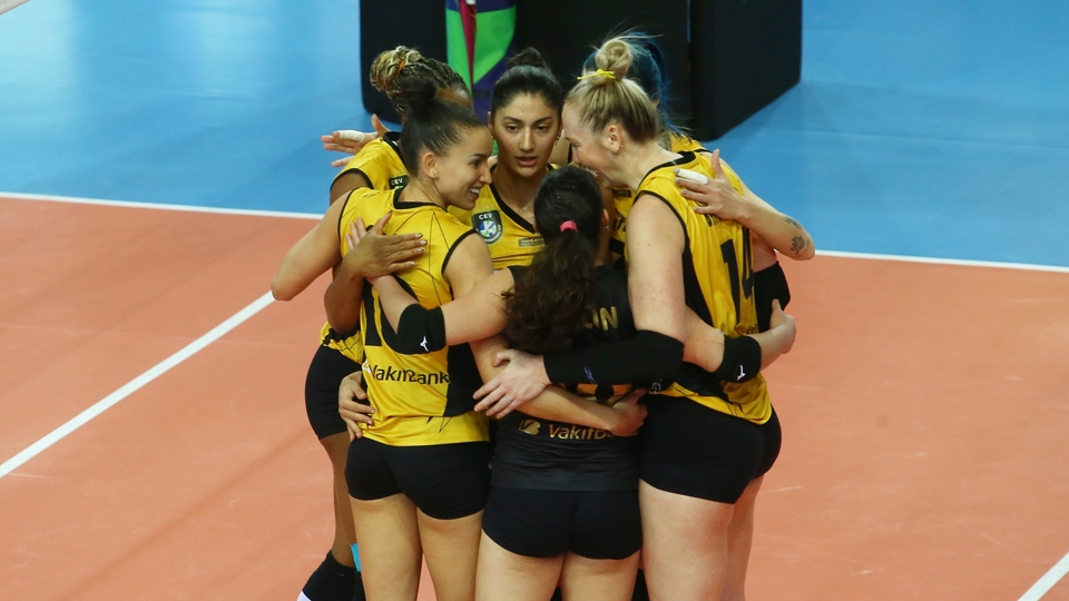 VakıfBank 4'te 4 yaptı