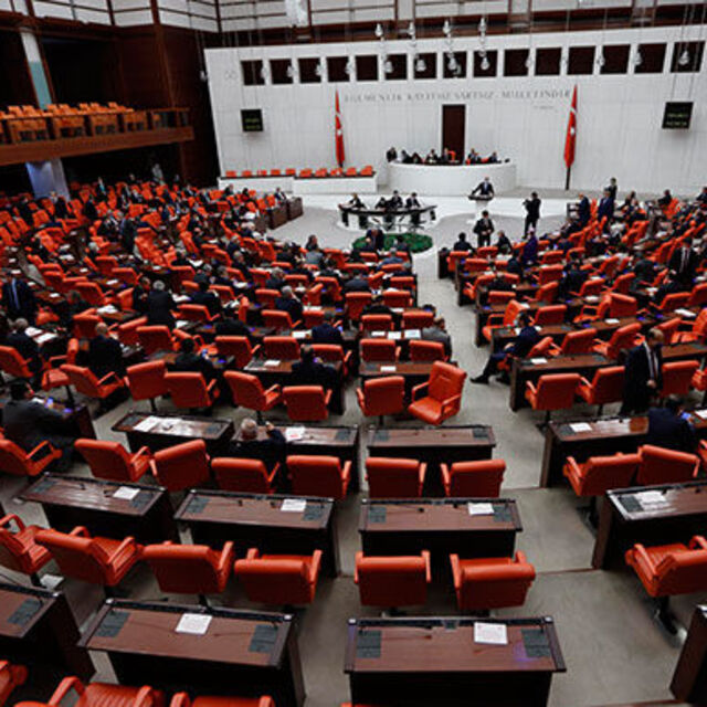 Varlıklarını TL'ye dönüştüren kurumlara vergi istisnası