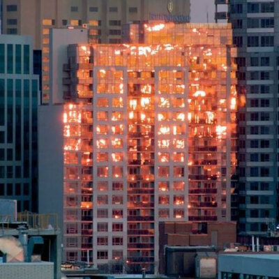 Görür görmez telefona sarıldı! İşin aslını sonradan anladı