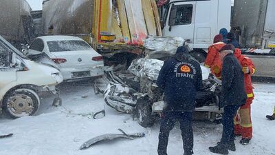 Mardin'de 8 araç birbirine girdi: 3 ölü, 12 yaralı